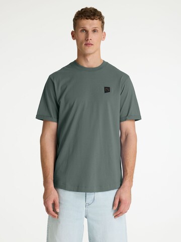 CHASIN' Shirt 'Bro' in Groen: voorkant