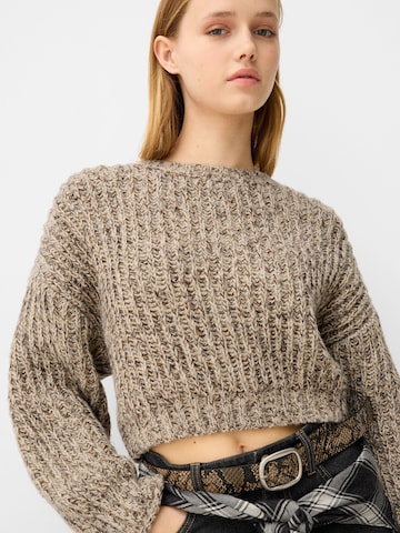 Bershka Sweter w kolorze brązowy