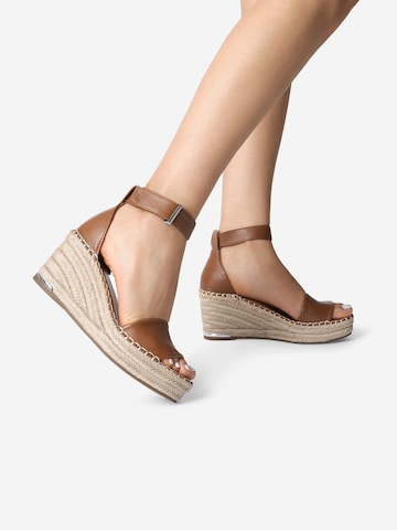 Dream Pairs Sandals in Brown