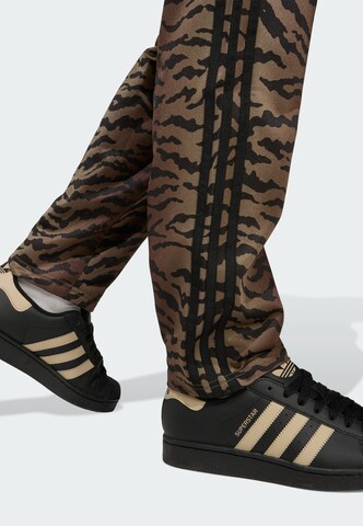 ADIDAS ORIGINALS Regular Broek 'Firebird' in Bruin