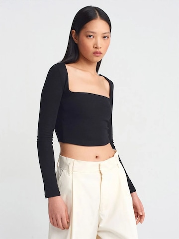 Dilvin Shirt in Black: front