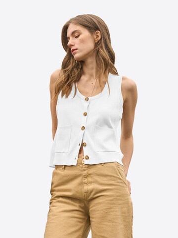 Imily Bela Πλεκτό γιλέκο σε λευκό: μπροστά