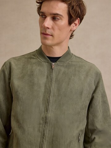 DAN FOX APPAREL Демисезонная куртка 'Henry' в Зеленый