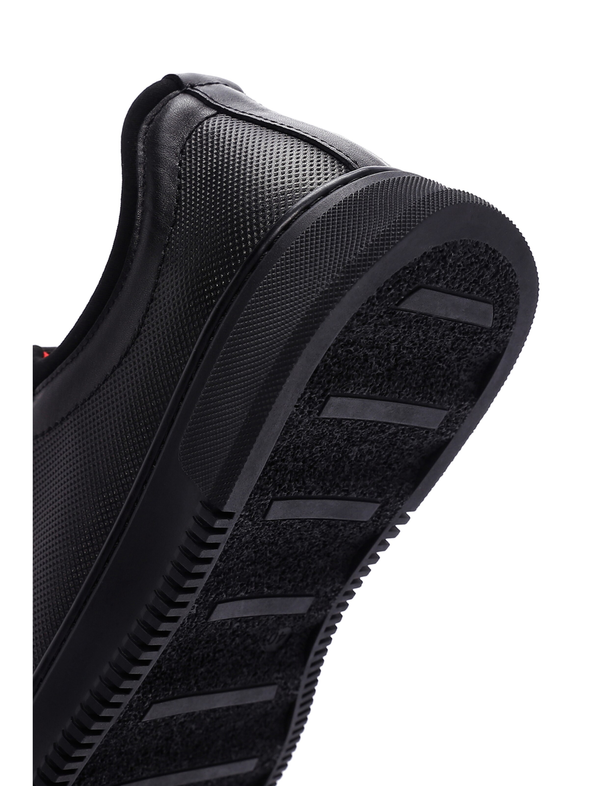Sneaker bassa di Derimod in nero