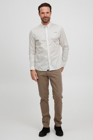 FQ1924 Regular Fit Langarmhemd in Weiß