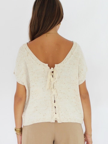 Honnête Atelier Knitted top 'Gigas' in Beige