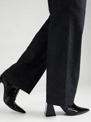 Noisy may Regular Pleat-Front Pants 'EVALINA' in Black