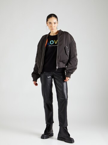 s.Oliver Sweatshirt in Black