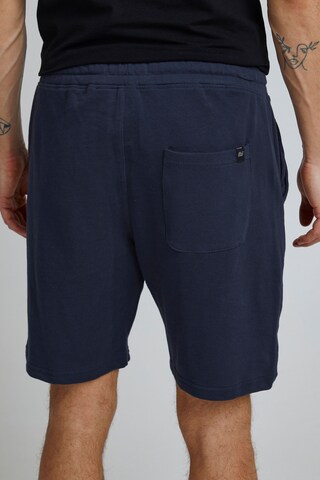 BLEND Regular Shorts in Blau