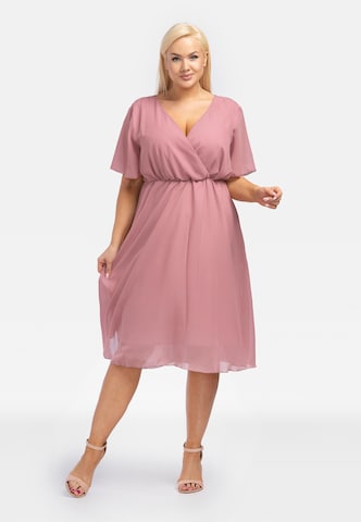 Robe de cocktail 'DENISA' Karko en rose : devant