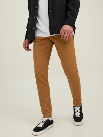 Regular Pantalon chino 'Marco' JACK & JONES en marron : devant