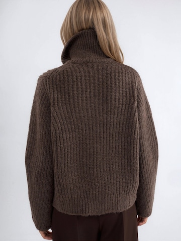 Hiccup Knit cardigan in Brown
