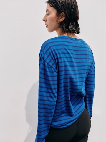 Pull&Bear Тениска в синьо