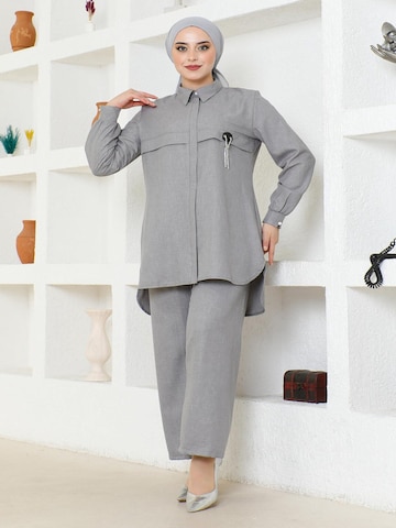 MODAMIHRAM Tunic in Grey: front