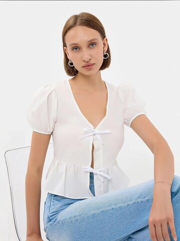 Camicia da donna di Hiccup in bianco: frontale