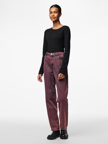 PIECES Loosefit Jeans 'PCDria' in Rot