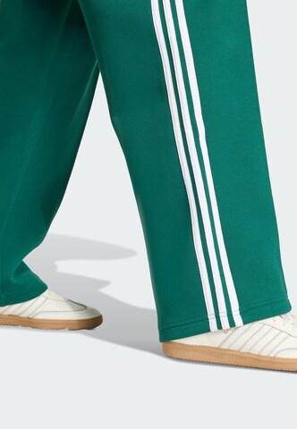 ADIDAS ORIGINALS Loose fit Trousers 'Adicolor Spacer' in Green