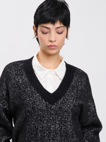 Influencer Pullover in Schwarz