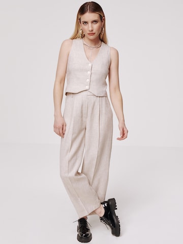 Daahls by Emma Roberts exclusively for ABOUT YOU Weste 'Ida' in Beige