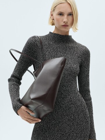 Rochie tricotat 'Incheon' de la MANGO pe negru