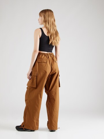 Nike Sportswear Loose fit Cargo trousers in Brown