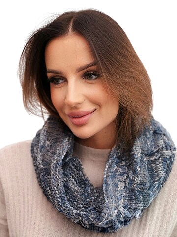 Lumera Kruhová šála – modrá: přední strana