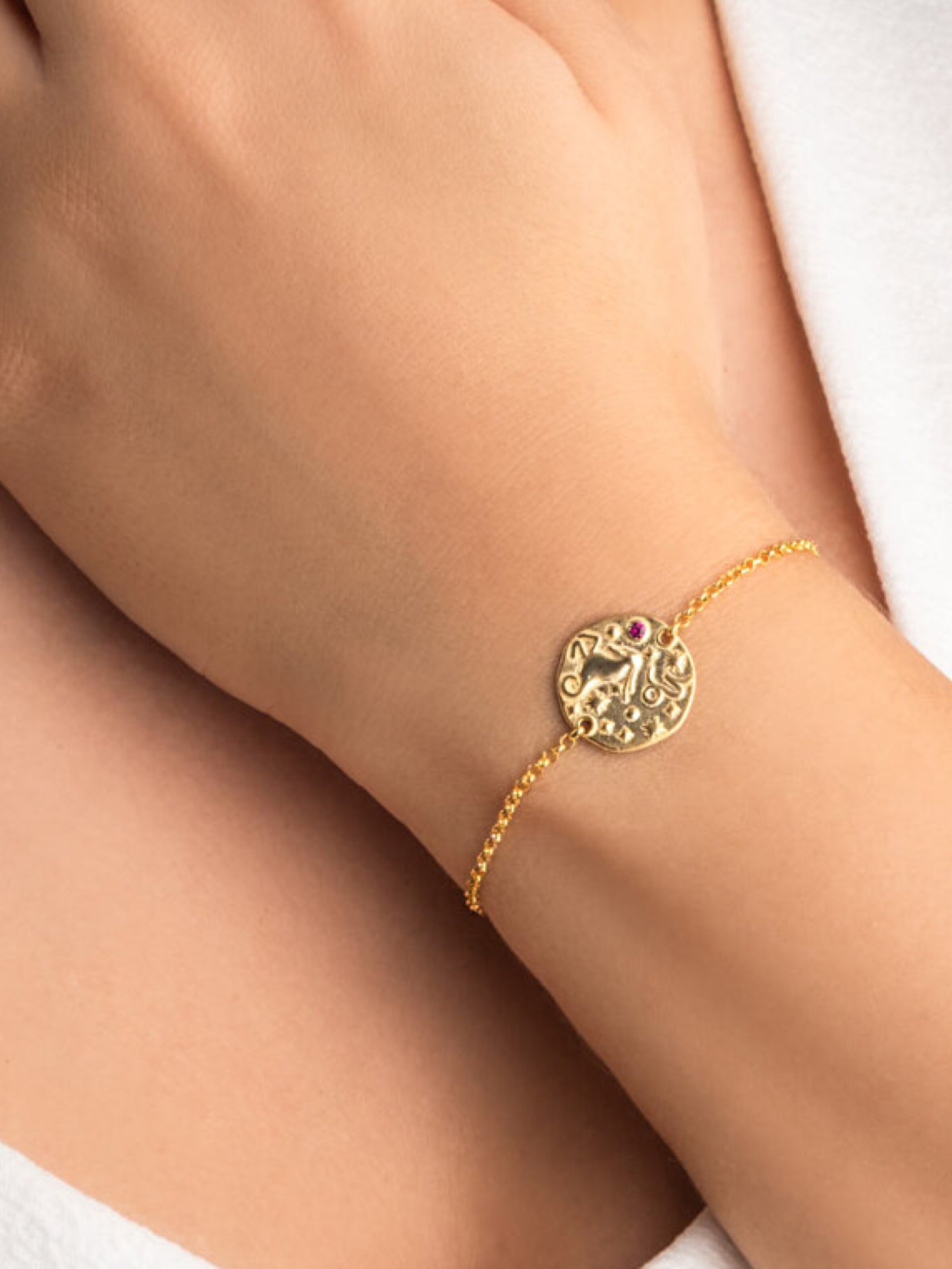 So Chic Armband in Goud: voorkant