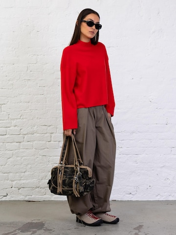 BROKE + SCHÖN Sweater in Red