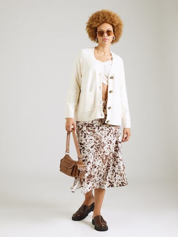Vero Moda Curve - Cárdigan 'VMCBoom' en blanco