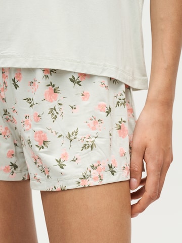 Hunkemöller - Pijama de pantalón corto 'Daisy' en verde