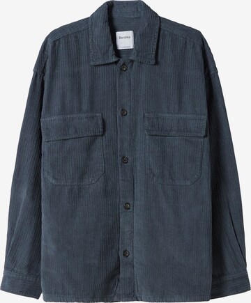 Bershka Regular fit Button Up Shirt in Blue: front