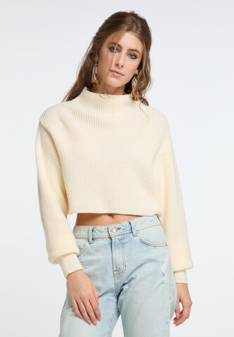 IZIA Sweater in Beige: front