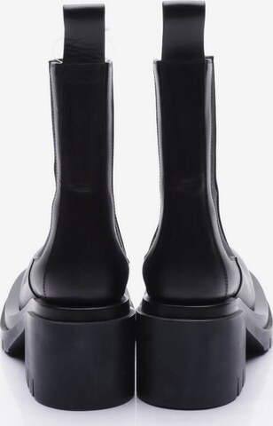 Bottega Veneta Dress Boots in 40 in Black