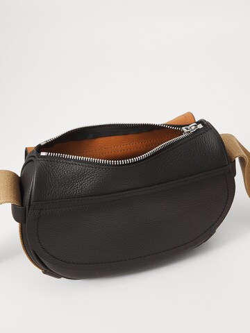 Coccinelle Skuldertaske 'RAQUEL' i sort: top