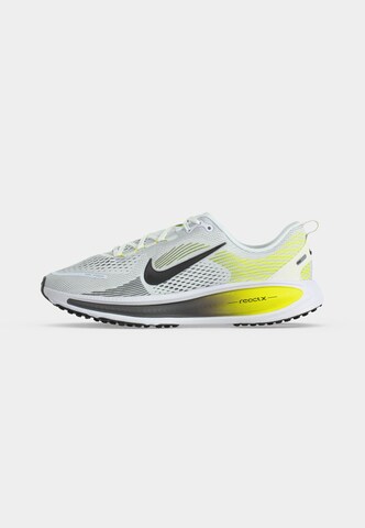 balts NIKE Sporta apavi 'Vomero 18': no priekšpuses