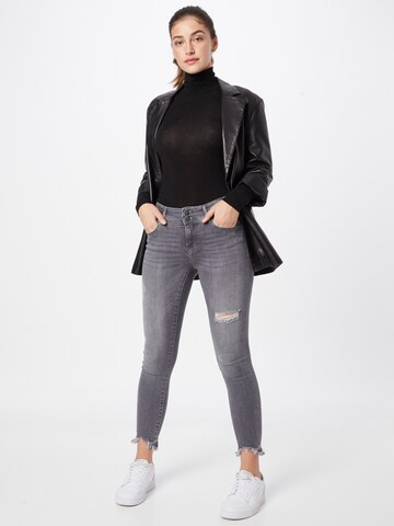 T-shirt 'YASWoola' YAS en noir