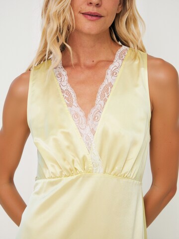 Robe ' Salacras ' Crās en jaune