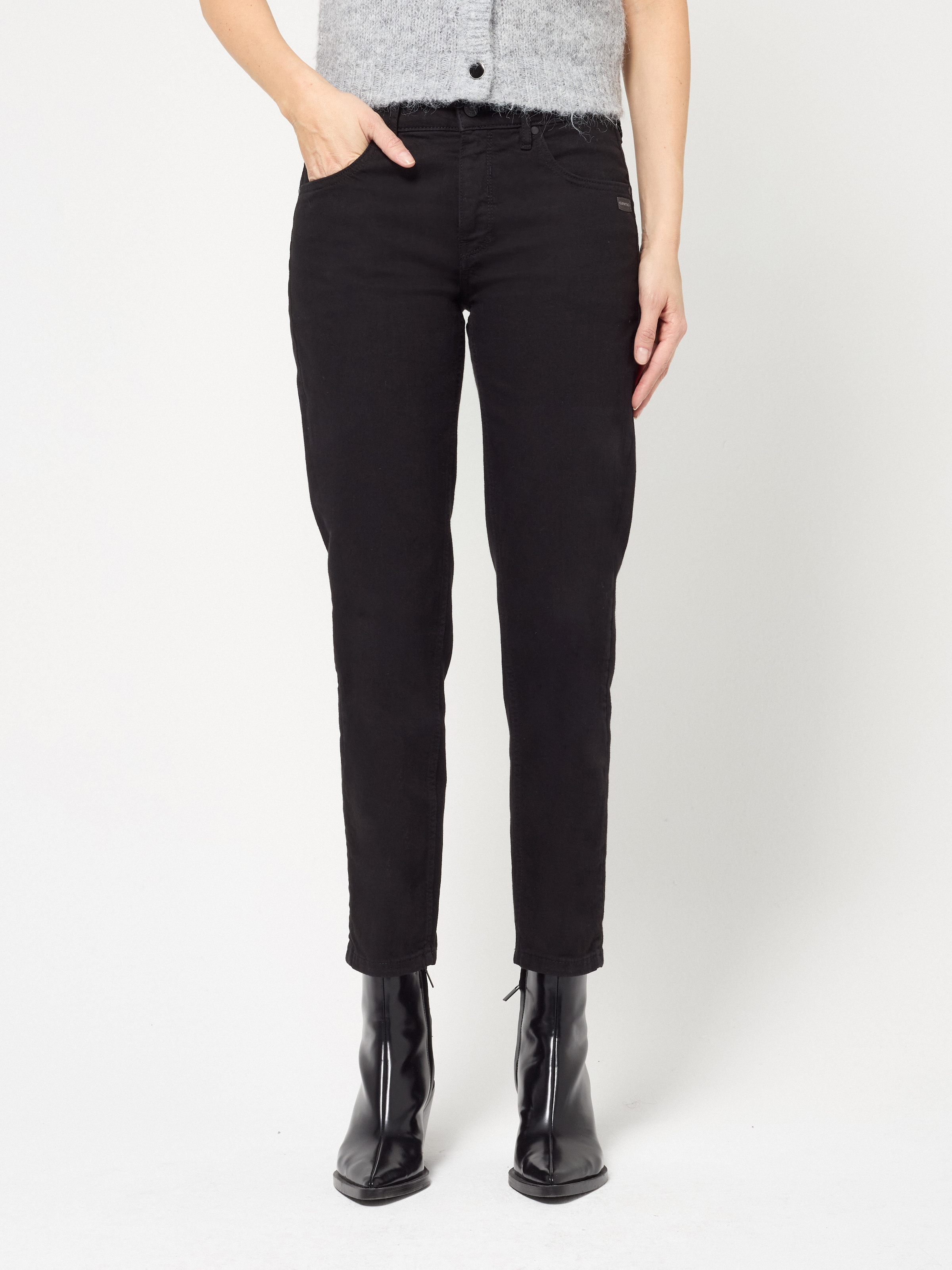 Gang Regular Jeans in Black: front