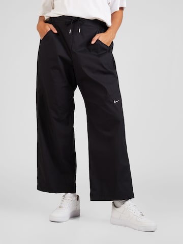 Nike Sportswear - Pierna ancha Pantalón deportivo en negro: frente