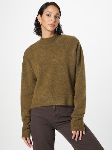 Superdry Sweater in Green: front