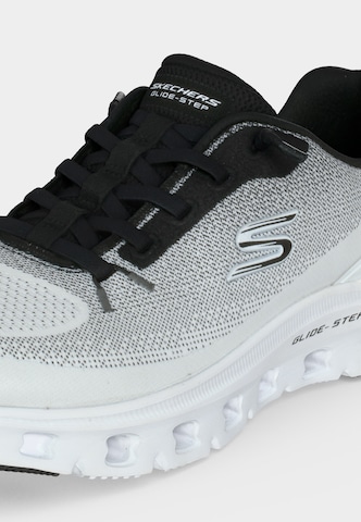 Baskets basses 'GLIDE-STEP PRO' SKECHERS en blanc