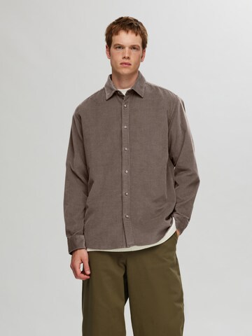 SELECTED HOMME Regular Fit Skjorte 'SLHRegowen' i brun: forside