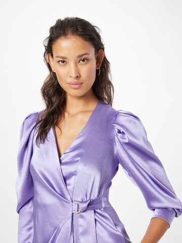 Robe Closet London en violet