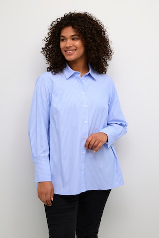 KAFFE CURVE Blouse 'Emmi' in Blauw: voorkant