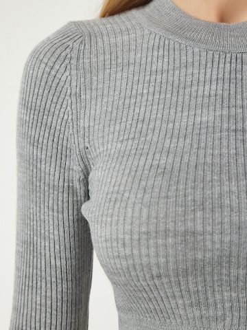 Happiness İstanbul Kosztüm - szürke