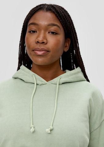 TRIANGLE Sweatshirt in Green