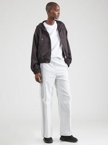 Nike Sportswear Loose fit Trousers in White