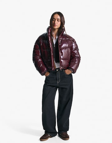 Bershka Зимно яке в червено