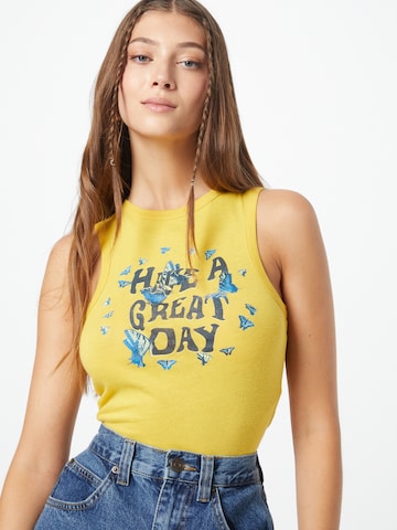 Top di BDG Urban Outfitters in giallo: frontale