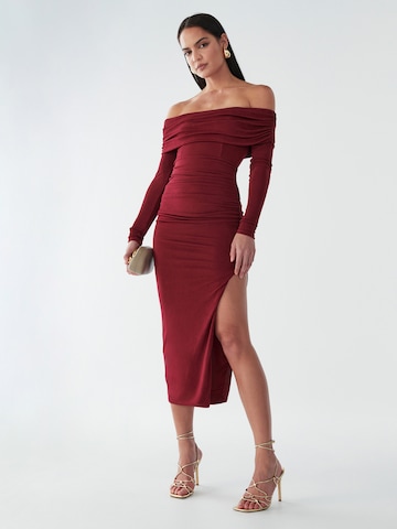 Rochie 'Piedra' de la BWLDR pe roșu
